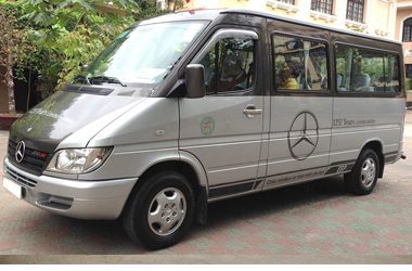 Cho thuê xe 16 chỗ Mercedes Sprinter Nha Trang, xe đời mới