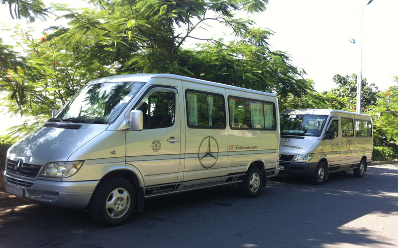 thue-xe-16-cho-nha-trang-Ford-Transit3