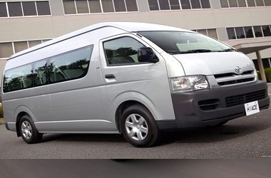 Cho thuê xe Dcar trắng đời mới giá rẻ tại Nha Trang