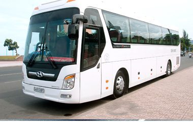 Thuê xe 45 chỗ Hyundai Universe Nha Trang, xe đời mới